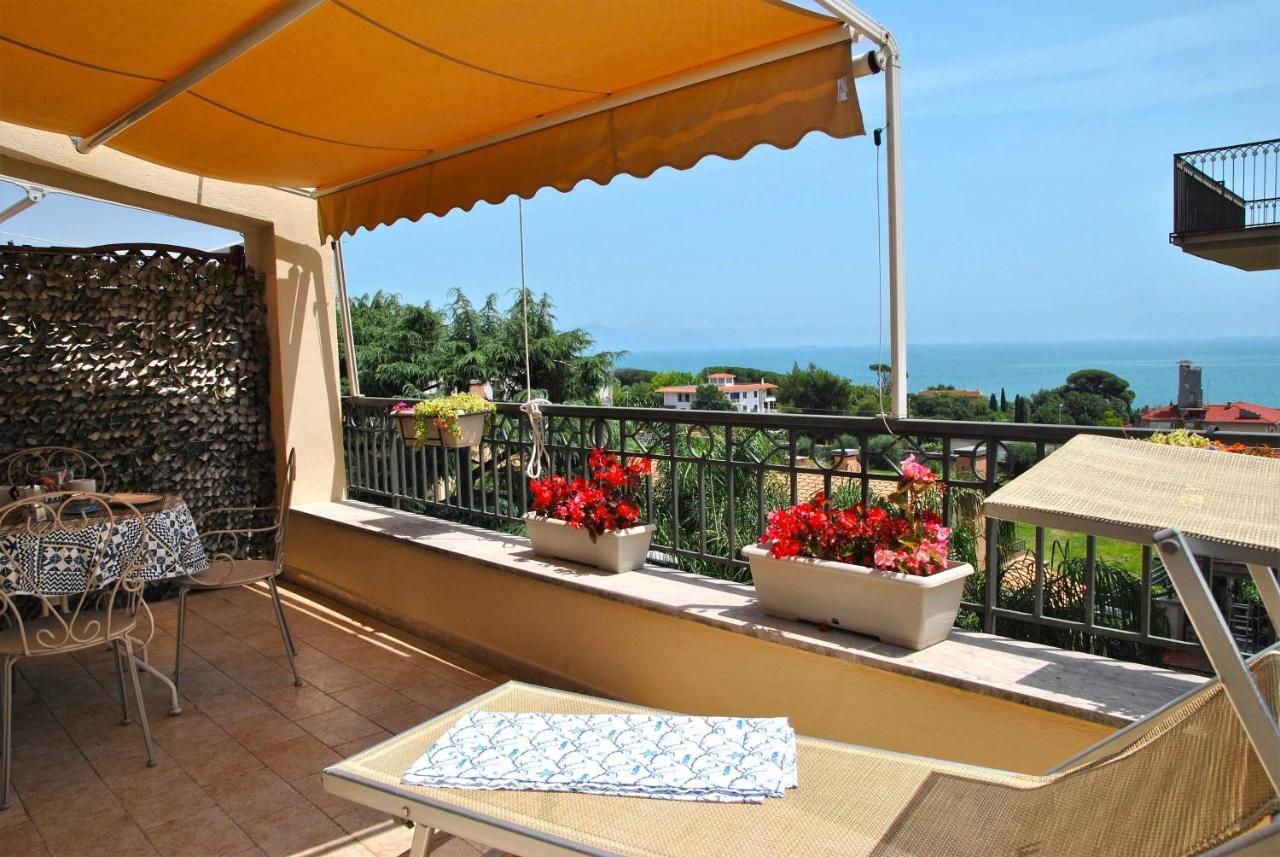 Апартаменты Casa Dinky Attico Con Terrazza Vista Mare Формия Экстерьер фото
